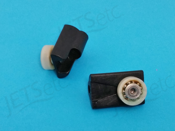 10048384-015-600 MAAX DOOR ROLLER/SUPPORT - DESTIN
